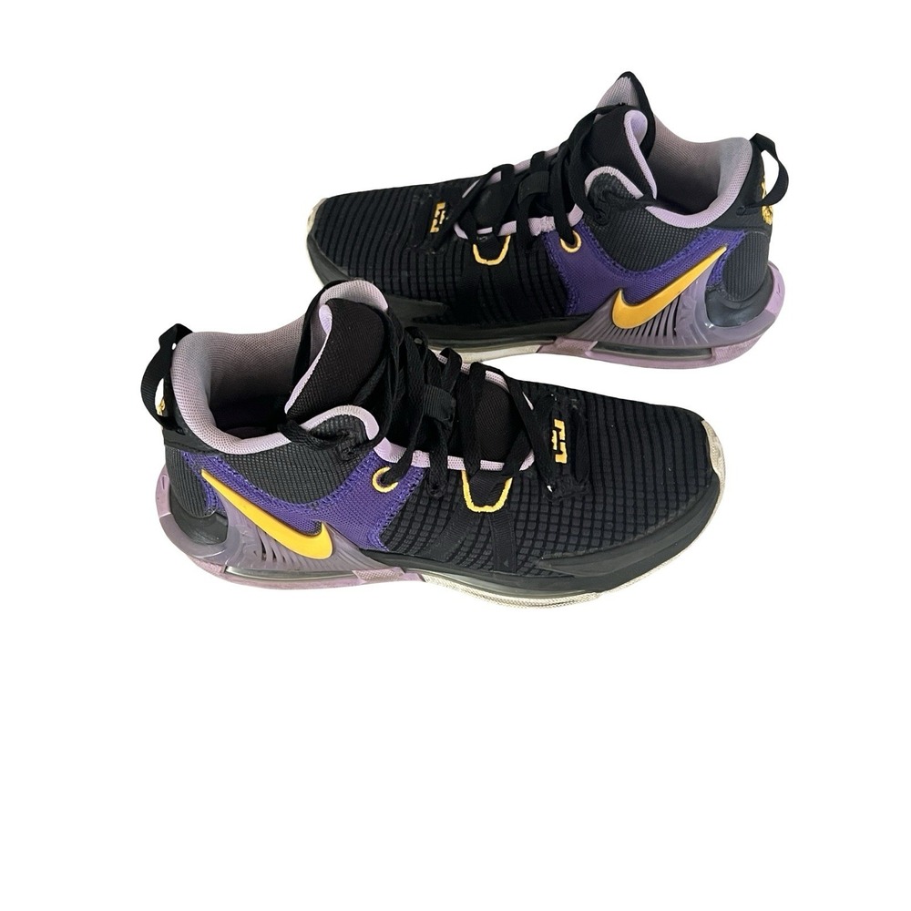 Nike LeBron Witness 7 DM1123-002 SIZE 7.5‎